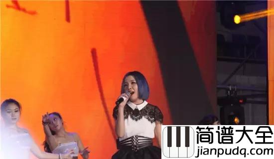 枯叶蝶钢琴谱_许艺娜_枯叶蝶一直没有保护色